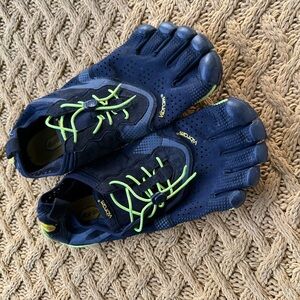 Vibram FiveFingers Mens  Size 11-11.5 45 KSO EVO Training Shoes Black Lime Green